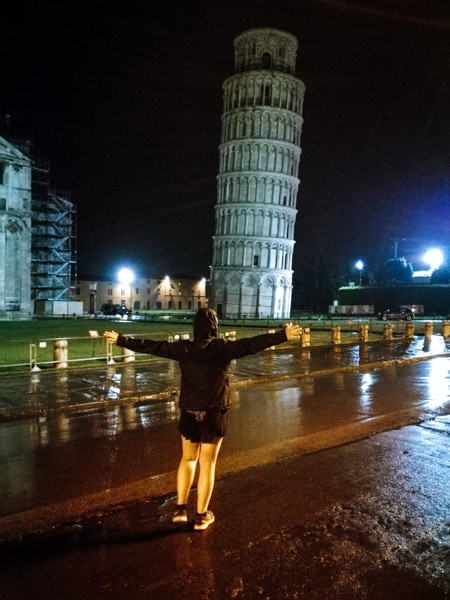 Torre de Pisa à noite