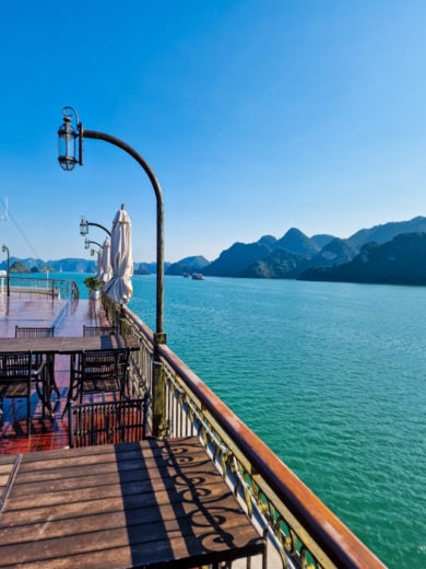 Vista do top deck do Indochine Cruise, Lan Ha Bay